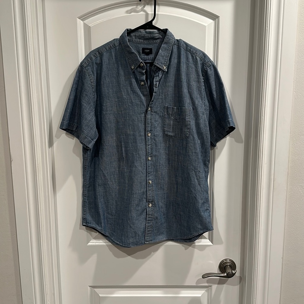 ⭐️J Crew Short Sleeve Denim Classic Button Down⭐️